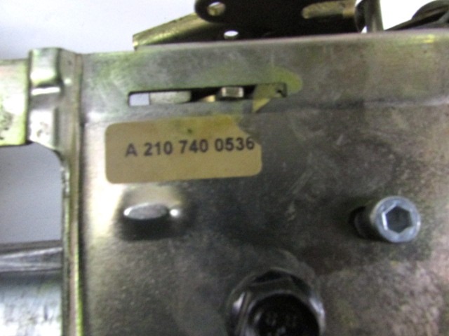 ZAKLEPANJE PRTLJA?NIH VRAT  OEM N. A2107400536 ORIGINAL REZERVNI DEL MERCEDES CLASSE E W210 S210 R BER/SW (1999 - 2003) DIESEL LETNIK 2000