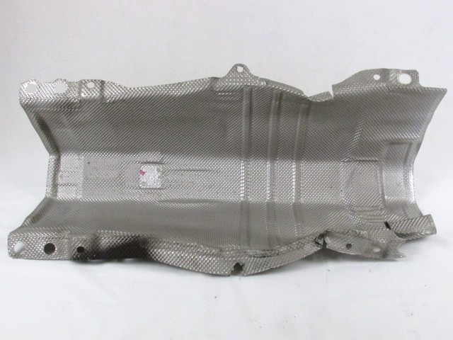 ZASCITA PODVOZJA  OEM N. 8G9N-U114B04-AB ORIGINAL REZERVNI DEL VOLVO XC60 156 (2008 - 2013)DIESEL LETNIK 2012