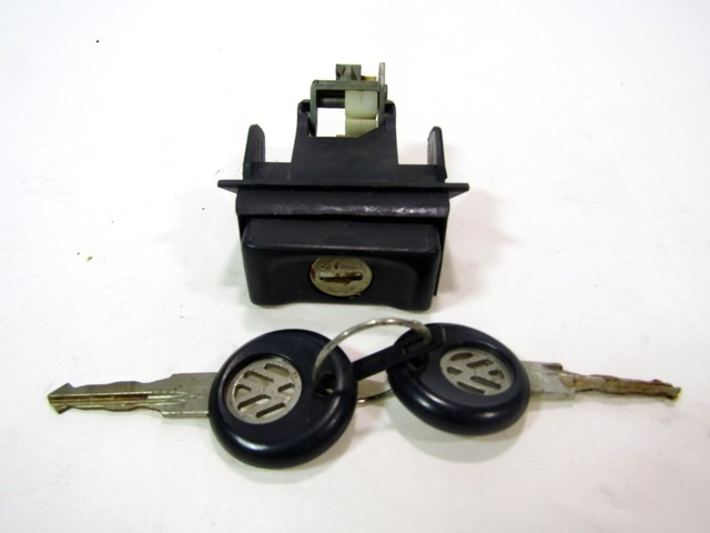 ZAKLEPANJE PRTLJA?NIH VRAT  OEM N. 191827571C  ORIGINAL REZERVNI DEL VOLKSWAGEN GOLF II 19E 1G1 MK2 (1983 - 1992)BENZINA LETNIK 1985