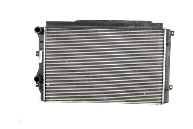 RADIATOR VODE OEM N. 1K0121251AT ORIGINAL REZERVNI DEL AUDI A3 MK2R 8P 8PA 8P1 8P7 (2008 - 2012)BENZINA LETNIK 2008