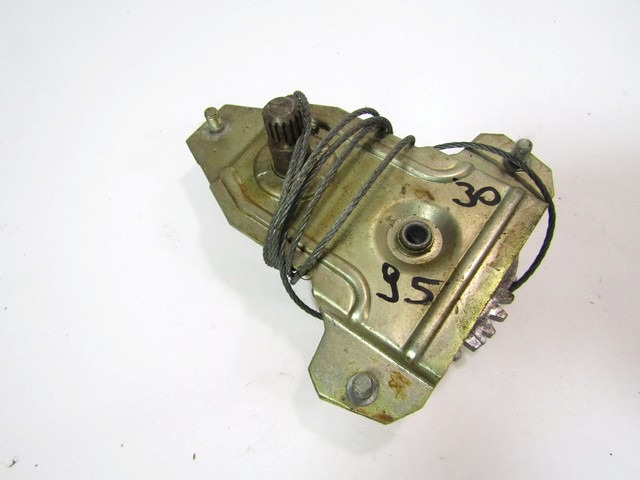 ROCNI SISTEM ZA DVIGOVANJE ZADNJEGA STEKLA  OEM N. 4324420 ORIGINAL REZERVNI DEL FIAT 132 (1972 - 1981)BENZINA LETNIK 1972