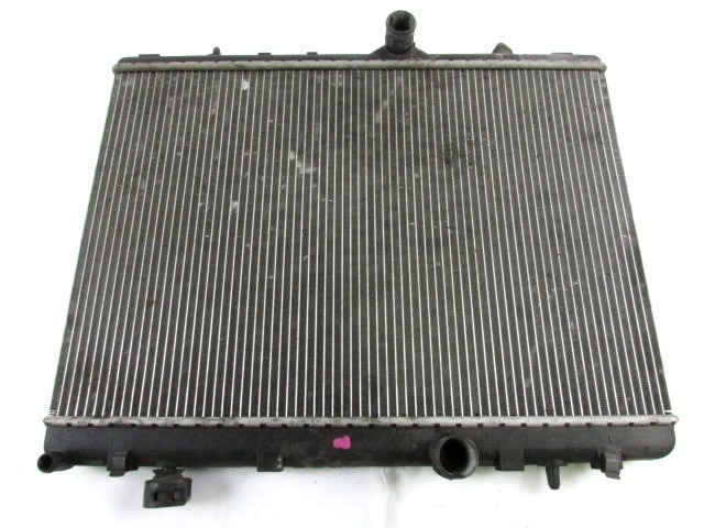 RADIATOR VODE OEM N. 9645586780 ORIGINAL REZERVNI DEL PEUGEOT 407 6C 6D 6E BER/SW (2004 - 06/2008) DIESEL LETNIK 2005