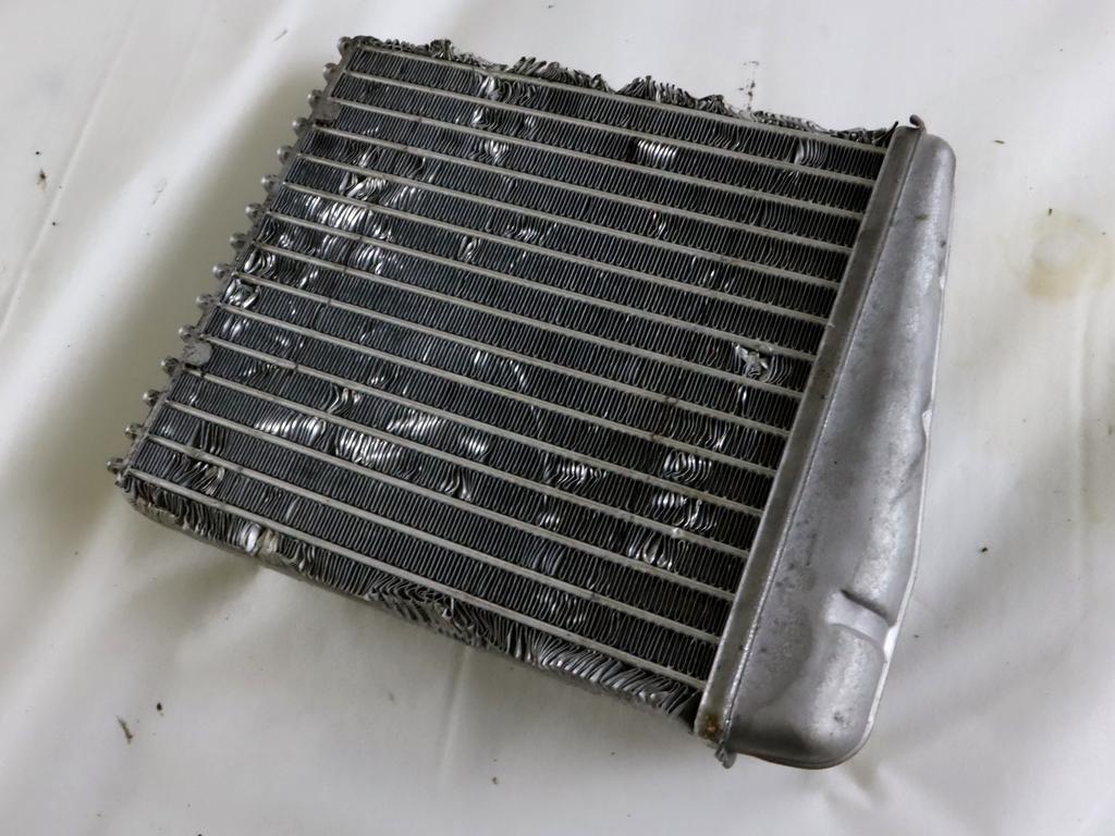 GRELEC RADIATORJA OEM N. 7701208766 ORIGINAL REZERVNI DEL RENAULT CLIO BR0//1 CR0/1 KR0/1 MK3 (2005 - 05/2009) DIESEL LETNIK 2007