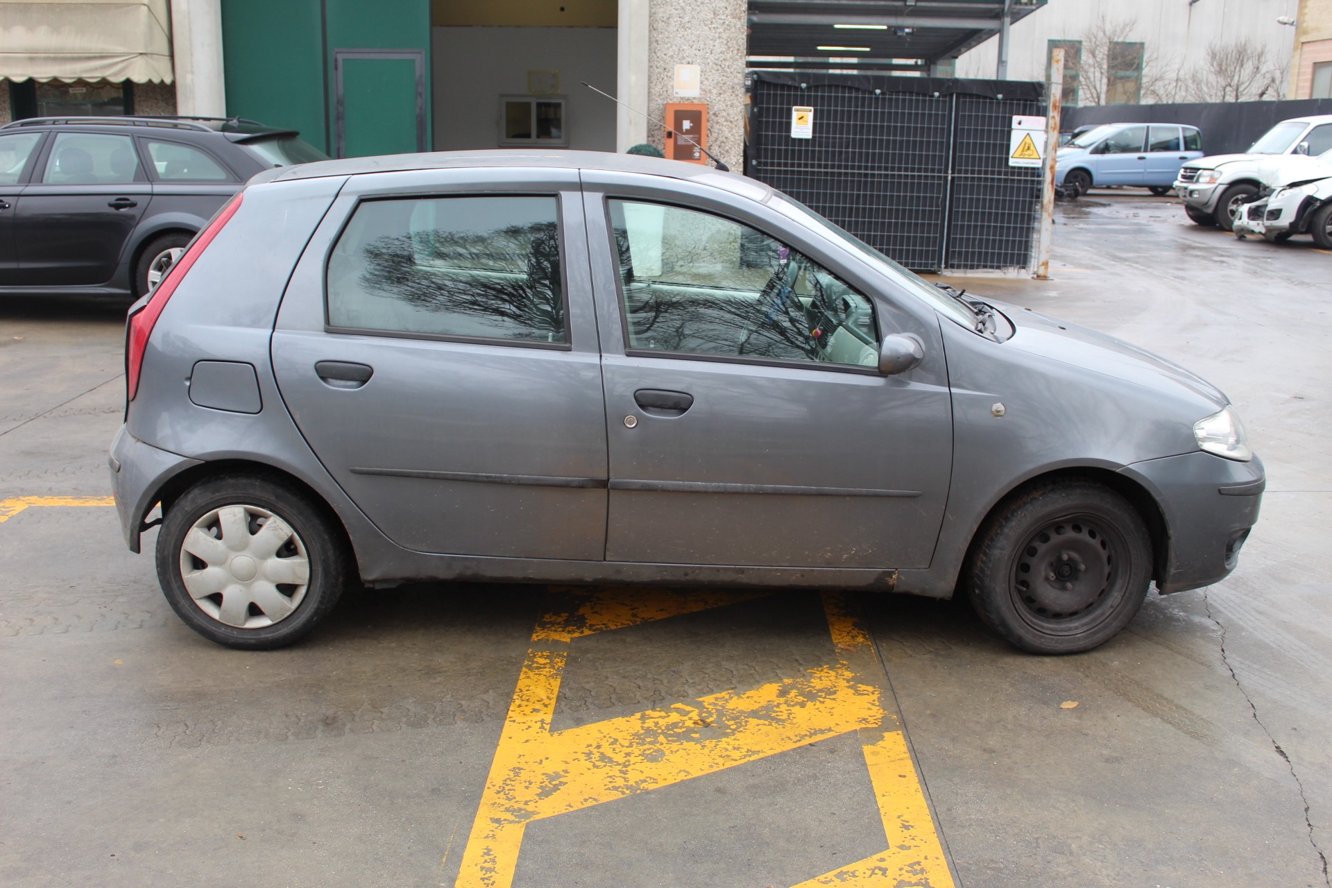 FIAT PUNTO 1.3 D 51KW 5M 5P (2004) RICAMBI IN MAGAZZINO 