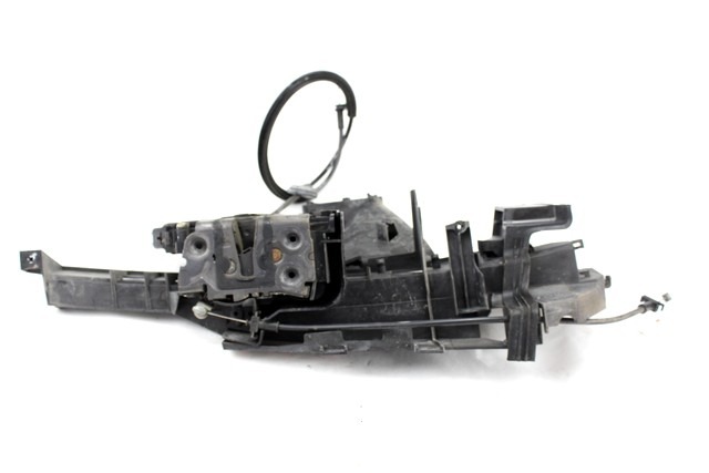 CENTRALNI ZAKLEP SPREDNJIH VRAT  OEM N. 3M5A-R21812-AK ORIGINAL REZERVNI DEL FORD FOCUS CMAX DM2 MK1 (10/2003 - 03/2007) DIESEL LETNIK 2007