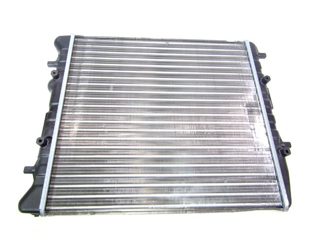 RADIATOR VODE OEM N. 5Z0121253 ORIGINAL REZERVNI DEL VOLKSWAGEN POLO 9N R (2005 - 10/2009) BENZINA LETNIK 2005