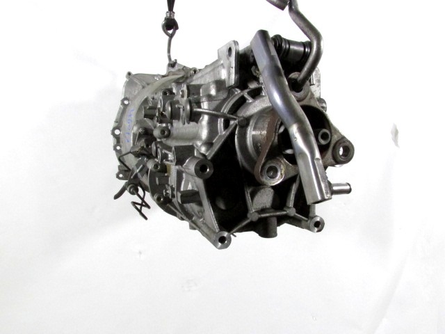 ROCNI MENJALNIK OEM N. 23007562730 CAMBIO MECCANICO ORIGINAL REZERVNI DEL BMW SERIE 3 BER/SW/COUPE/CABRIO E90/E91/E92/E93 (2005 -2009) DIESEL LETNIK 2005