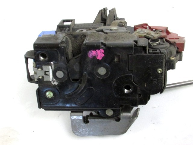 CENTRALNI ZAKLEP SPREDNJIH VRAT  OEM N. 4E1837016 ORIGINAL REZERVNI DEL AUDI A3 MK2 8P 8PA 8P1 (2003 - 2008)DIESEL LETNIK 2003