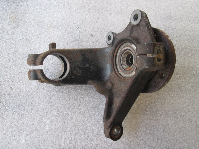 VRTLJIVI LEZAJ DESNO / PESTO KOLESA Z LEZAJEM SPREDAJ OEM N. 330776 ORIGINAL REZERVNI DEL PEUGEOT 206 / 206 CC 2A/C 2D 2E/K (1998 - 2003) BENZINA LETNIK 1999