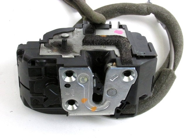 CENTRALNO ZAKLEPANJE ZADNJIH DESNIH VRAT OEM N. 82500JD90C ORIGINAL REZERVNI DEL NISSAN QASHQAI J10C (2006 - 2010) DIESEL LETNIK 2008