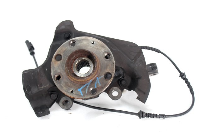 VRTLJIVI LEZAJ DESNO / PESTO KOLESA Z LEZAJEM SPREDAJ OEM N. 51776377 ORIGINAL REZERVNI DEL FIAT PUNTO 199 MK3 (2011 - 2017)DIESEL LETNIK 2014