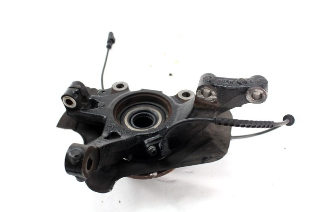 VRTLJIVI LEZAJ DESNO / PESTO KOLESA Z LEZAJEM SPREDAJ OEM N. 51776377 ORIGINAL REZERVNI DEL FIAT PUNTO 199 MK3 (2011 - 2017)DIESEL LETNIK 2014