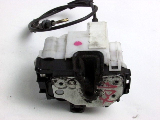 CENTRALNI ZAKLEP SPREDNJIH VRAT  OEM N. 52041736 ORIGINAL REZERVNI DEL FIAT 500 CINQUECENTO 312 MK3 (2007 - 2015) DIESEL LETNIK 2008