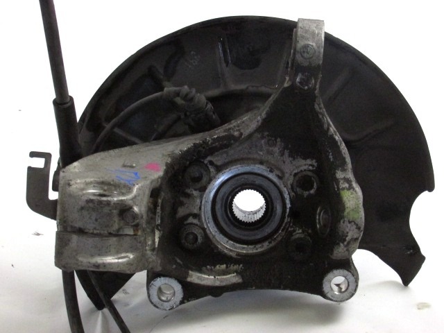 VRTLJIVI LEZAJ DESNO / PESTO KOLESA Z LEZAJEM SPREDAJ OEM N. 3C0407254F ORIGINAL REZERVNI DEL VOLKSWAGEN PASSAT B6 3C2 3C5 BER/SW (2005 - 09/2010)  DIESEL LETNIK 2006