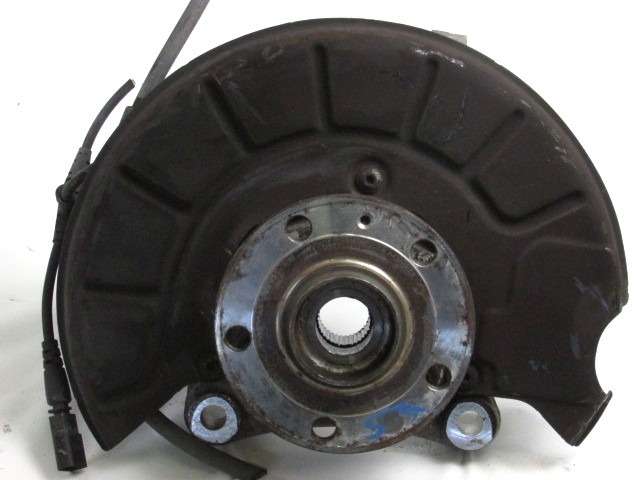 LEVI VRTLJIVI LEZAJ / PESTO KOLESA Z LEZAJEM SPREDAJ OEM N. 3C0407253F ORIGINAL REZERVNI DEL VOLKSWAGEN PASSAT B6 3C2 3C5 BER/SW (2005 - 09/2010)  DIESEL LETNIK 2006