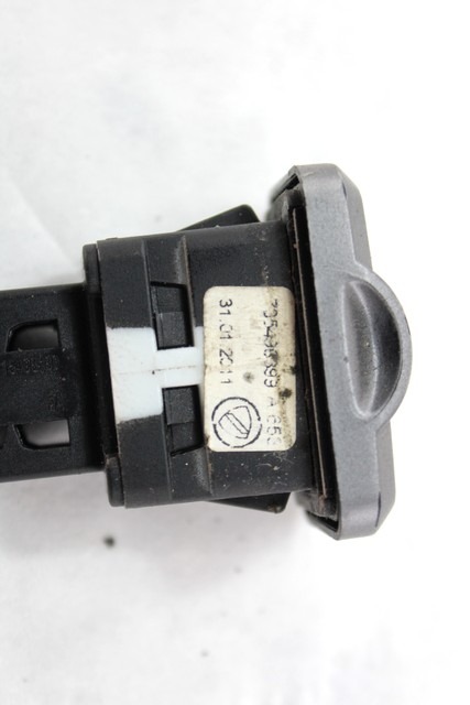 USB / AUX OEM N. 735496399 ORIGINAL REZERVNI DEL LANCIA Y YPSILON 843 R (2006 - 2011) DIESEL LETNIK 2011