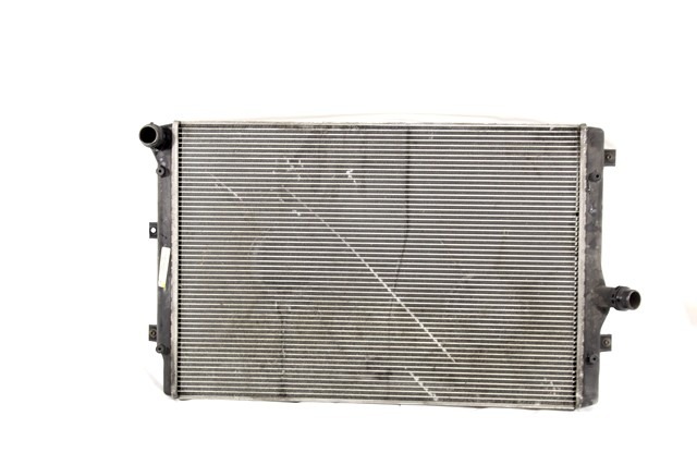 RADIATOR VODE OEM N. 3C0121253K ORIGINAL REZERVNI DEL VOLKSWAGEN PASSAT B6 3C2 3C5 BER/SW (2005 - 09/2010)  DIESEL LETNIK 2007