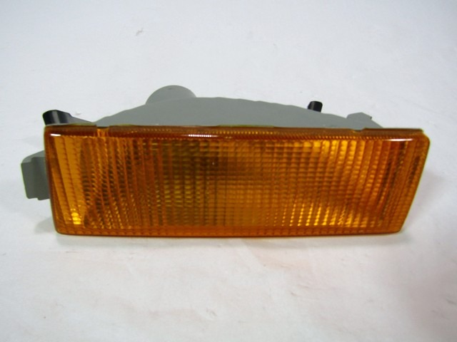 SPREDNJI INDIKATOR OEM N. 30461122 ORIGINAL REZERVNI DEL CITROEN VISA (1978 - 1988)BENZINA LETNIK 1984