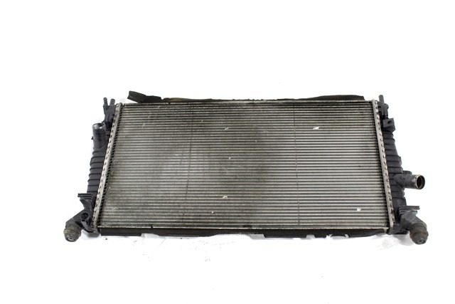 RADIATOR VODE OEM N. 3M5H-8005-TL ORIGINAL REZERVNI DEL FORD FOCUS DA HCP DP MK2 BER/SW (2005 - 2008) DIESEL LETNIK 2006