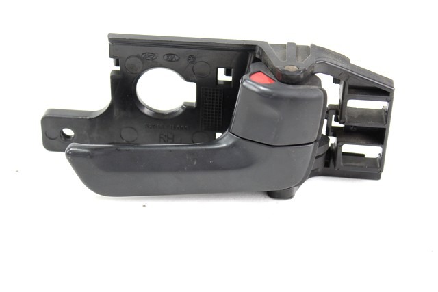 NOTRANJA KLJUKA  OEM N. 826201F000WK ORIGINAL REZERVNI DEL KIA SPORTAGE KM MK2 (2004 - 2010)DIESEL LETNIK 2005