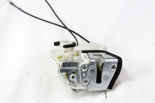 CENTRALNO ZAKLEPANJE ZADNJIH DESNIH VRAT OEM N. 82301-79J20 ORIGINAL REZERVNI DEL SUZUKI SX4 EY GY (2006 - 2010) DIESEL LETNIK 2010