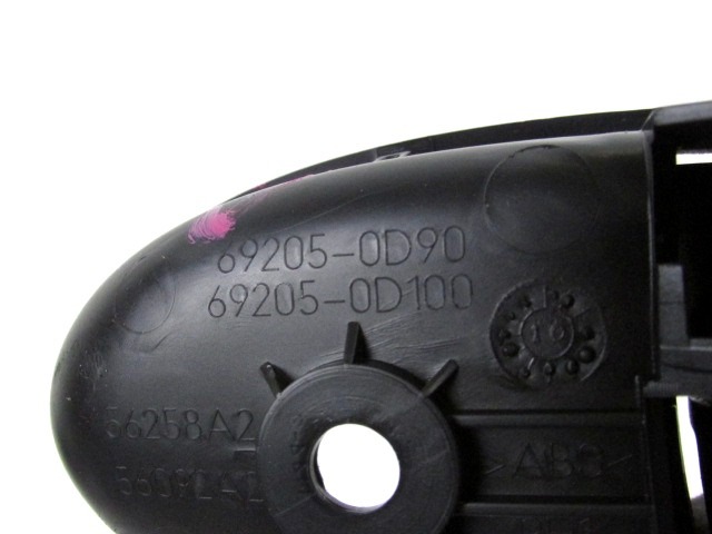 NOTRANJA KLJUKA  OEM N. 69205-0D100 ORIGINAL REZERVNI DEL TOYOTA YARIS P9 MK2 R (2009 - 2011)BENZINA LETNIK 2011