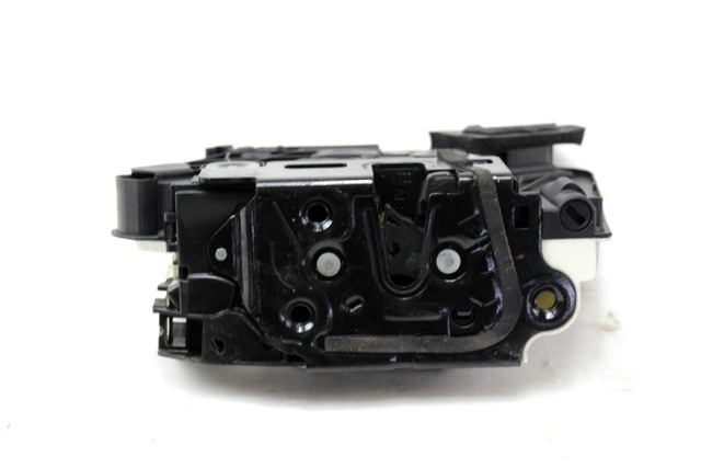 CENTRALNI ZAKLEP SPREDNJIH VRAT  OEM N. 5K1837016B ORIGINAL REZERVNI DEL VOLKSWAGEN GOLF VI 5K1 517 AJ5 MK6 (2008-2012) BENZINA/GPL LETNIK 2010