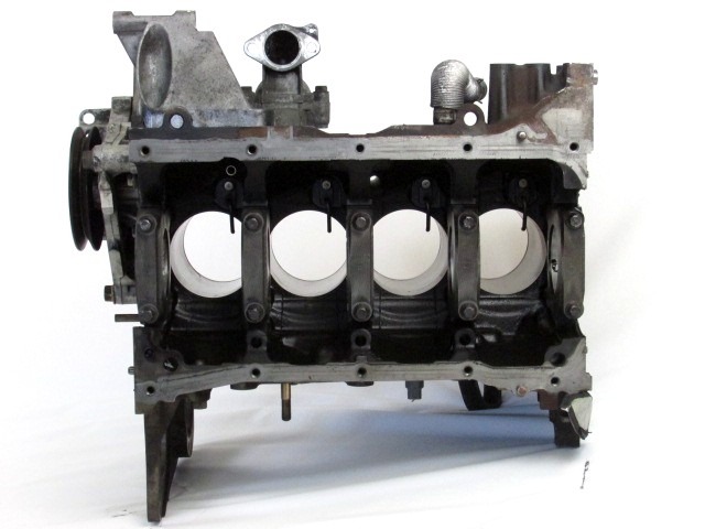 BLOK MOTORJA OEM N. 101038H8A0 ORIGINAL REZERVNI DEL NISSAN X-TRAIL T30 (2001 - 08/2007) DIESEL LETNIK 2002