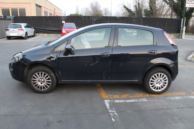 FIAT PUNTO 1.4 G 57KW 5M 5P (2015) RICAMBI IN MAGAZZINO