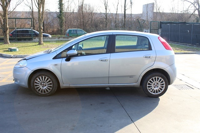 FIAT GRANDE PUNTO 1.2 B 48KW 5M 5P (2006) RICAMBI IN MAGAZZINO