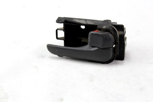 NOTRANJA KLJUKA  OEM N. 80670-2F001 ORIGINAL REZERVNI DEL NISSAN PRIMERA P11 (1996 - 2002)BENZINA LETNIK 1997