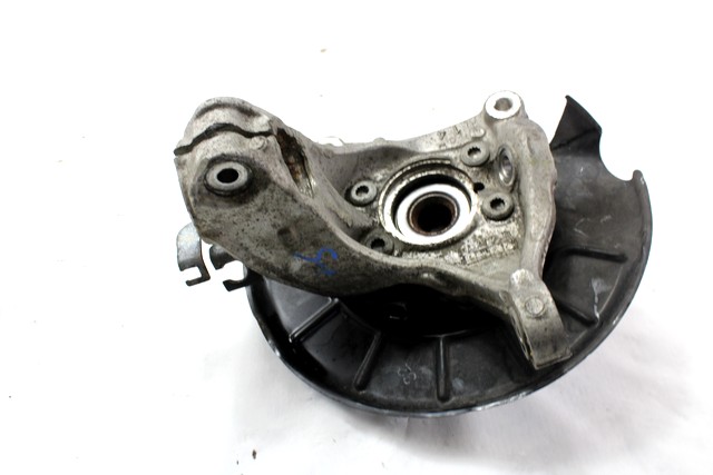 LEVI VRTLJIVI LEZAJ / PESTO KOLESA Z LEZAJEM SPREDAJ OEM N. 3C0407253F ORIGINAL REZERVNI DEL VOLKSWAGEN PASSAT B6 3C2 3C5 BER/SW (2005 - 09/2010)  DIESEL LETNIK 2009