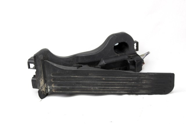 PEDALI OEM N. 1K1721503L ORIGINAL REZERVNI DEL VOLKSWAGEN PASSAT B6 3C2 3C5 BER/SW (2005 - 09/2010)  DIESEL LETNIK 2009