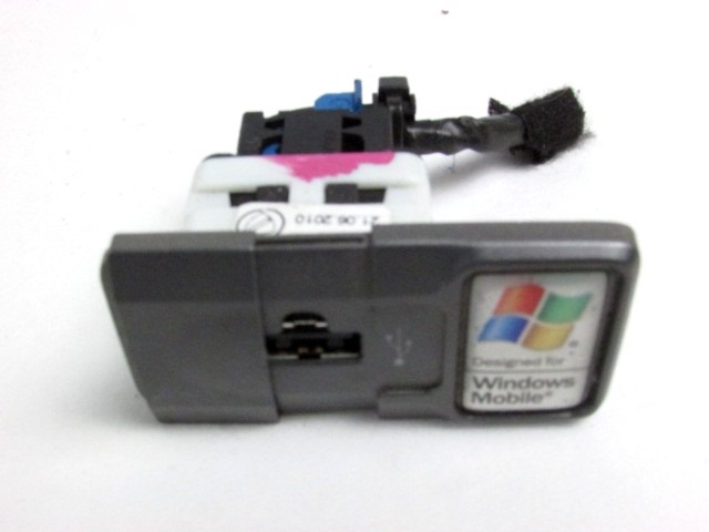 USB / AUX OEM N. 735496624 ORIGINAL REZERVNI DEL LANCIA DELTA 844 MK3 (2008 - 2014) DIESEL LETNIK 2011