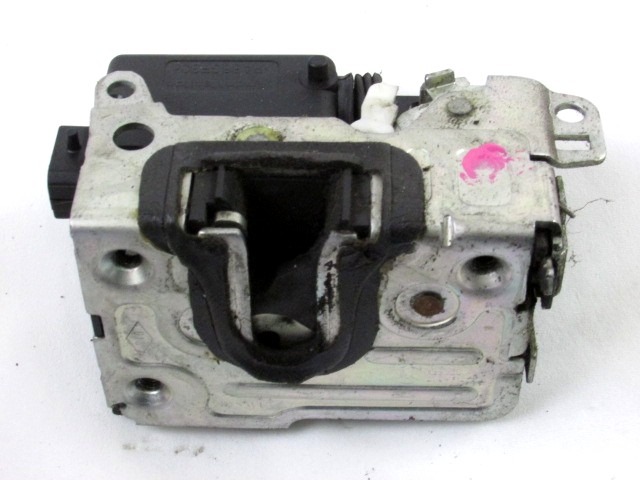 CENTRALNO ZAKLEPANJE ZADNJIH DESNIH VRAT OEM N. 8200735243 ORIGINAL REZERVNI DEL DACIA SANDERO MK1 (2008 - 2012) BENZINA/GPL LETNIK 2009