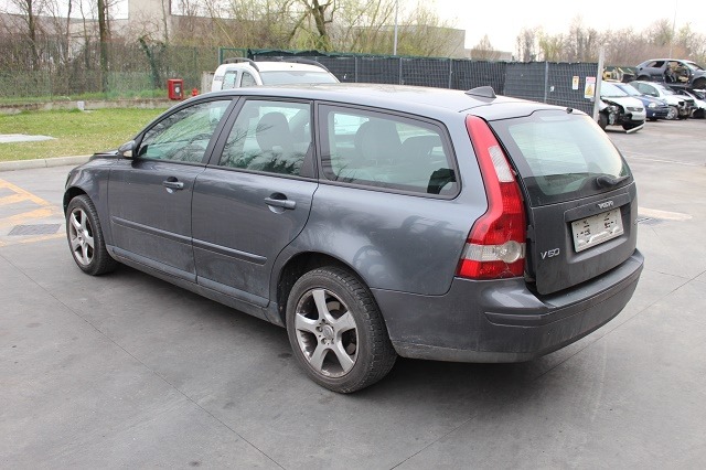 VOLVO V50 SW 2.0 D 100KW 6M 5P (2005) RICAMBI IN MAGAZZINO