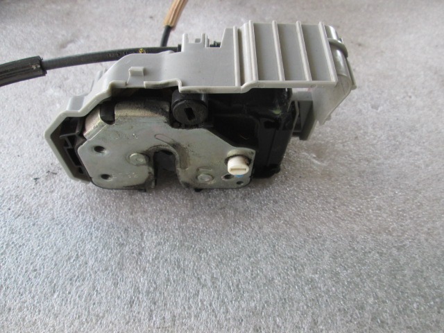 CENTRALNO ZAKLEPANJE ZADNJIH DESNIH VRAT OEM N. 51827959 ORIGINAL REZERVNI DEL FIAT BRAVO 198 (02/2007 - 2010) DIESEL LETNIK 2009