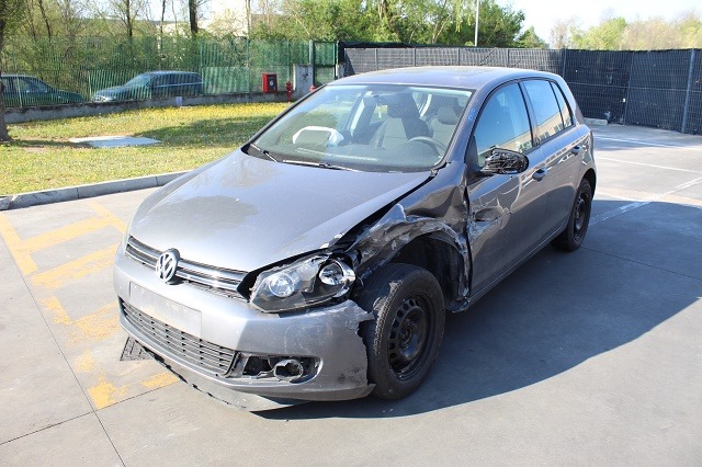 VOLKSWAGEN GOLF 6 2.0 D 81KW 5M 5P (2009) RICAMBI IN MAGAZZINO