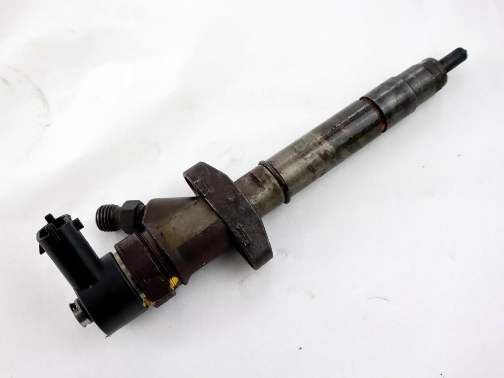 INJEKTORJI DIESEL OEM N. 8200101135 ORIGINAL REZERVNI DEL NISSAN INTERSTAR X70 (2002 - 2016)DIESEL LETNIK 2002