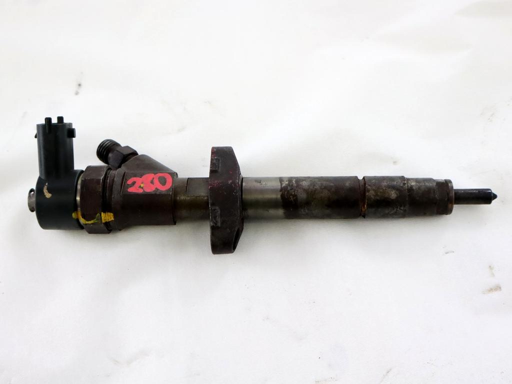 INJEKTORJI DIESEL OEM N. 8200101135 ORIGINAL REZERVNI DEL NISSAN INTERSTAR X70 (2002 - 2016)DIESEL LETNIK 2002