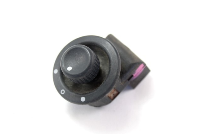 STIKALA ELEKTRICNIH OGLEDAL  OEM N. 7700841240 ORIGINAL REZERVNI DEL RENAULT MEGANE MK1 BA0/1 EA0/1 LA0/1 DA0/1 KA0/1 (1995 -2003)BENZINA LETNIK 1996