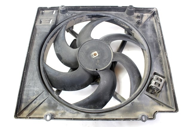 VENTILATOR HLADILNIKA OEM N. 7700784652 ORIGINAL REZERVNI DEL RENAULT MEGANE MK1 BA0/1 EA0/1 LA0/1 DA0/1 KA0/1 (1995 -2003)BENZINA LETNIK 1996