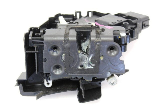 CENTRALNO ZAKLEPANJE PREDNIH LEVIH VRAT OEM N. 3M5A-R21813-ET ORIGINAL REZERVNI DEL FORD FOCUS DA HCP DP MK2 R BER/SW (2008 - 2011) BENZINA LETNIK 2008