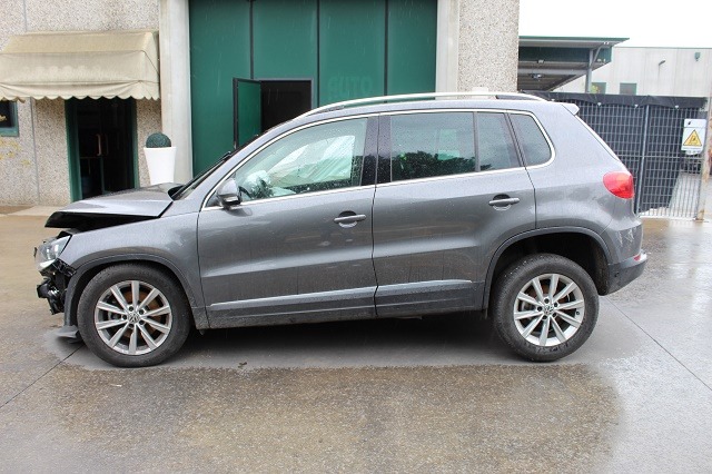 VOLKSWAGEN TIGUAN 2.0 D 4X4 103KW AUT 5P (2012) RICAMBI IN MAGAZZINO