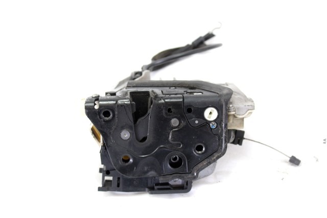 CENTRALNI ZAKLEP SPREDNJIH VRAT  OEM N. 1P1837016 ORIGINAL REZERVNI DEL SEAT LEON 1P1 MK2 (2005 - 2012) DIESEL LETNIK 2009