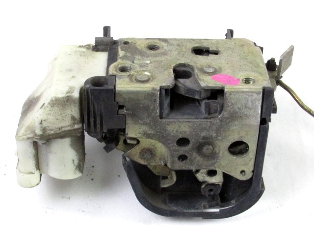 CENTRALNO ZAKLEPANJE PREDNIH LEVIH VRAT OEM N. 46535998 ORIGINAL REZERVNI DEL FIAT PUNTO 188 MK2 R (2003 - 2011) BENZINA/METANO LETNIK 2009