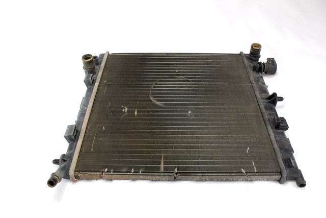 RADIATOR VODE OEM N. 9638520080 ORIGINAL REZERVNI DEL CITROEN C3 / PLURIEL MK1R (09/2005 - 11/2010) BENZINA/GPL LETNIK 2006