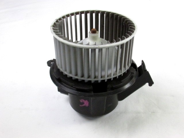 VENTILATOR  KABINE  OEM N. 272102302R ORIGINAL REZERVNI DEL RENAULT TWINGO BCM MK3 (DAL 2014)BENZINA LETNIK 2016