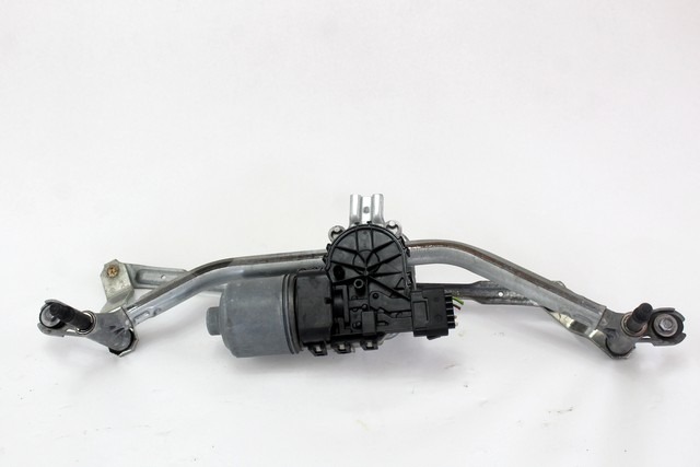 MOTORCEK PREDNJIH BRISALCEV OEM N. 390241540 ORIGINAL REZERVNI DEL PEUGEOT 207 / 207 CC R WA WC WD WK (05/2009 - 2015) BENZINA LETNIK 2011