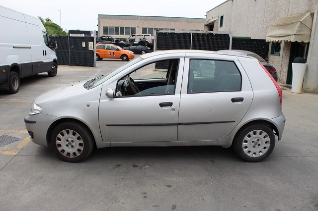 FIAT PUNTO 1.9 D 63KW 5M 5P (2004) RICAMBI IN MAGAZZINO